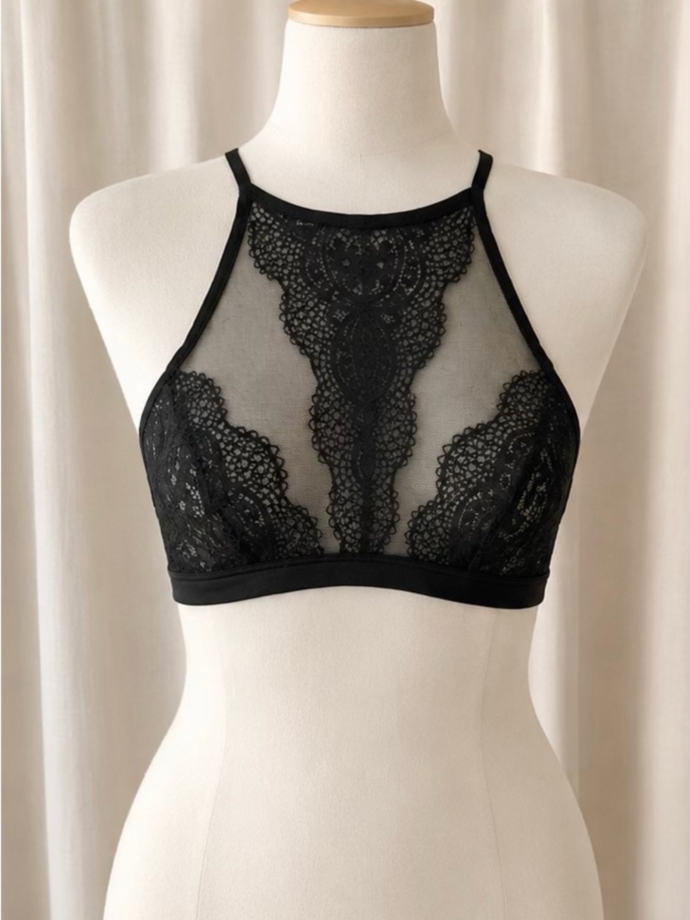 Victoria's Secret Black High-Neck Lace Bralette size large